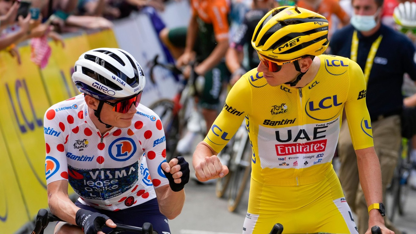 Jonas Vingegaard a Tadej Pogačar (vpravo) počas Tour de France 2024.