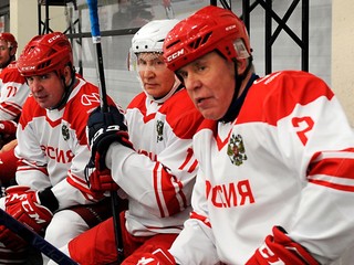 Fetisov na striedačke po boku Putina a Kasatonova